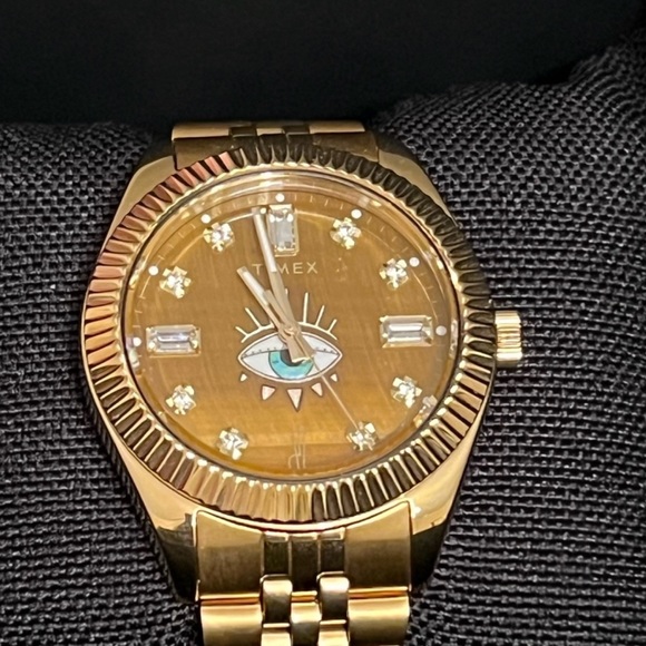 Jacquie Aiche x Timex collab tiger’s eye watch. Highly sought after, so chic. - Picture 7 of 9